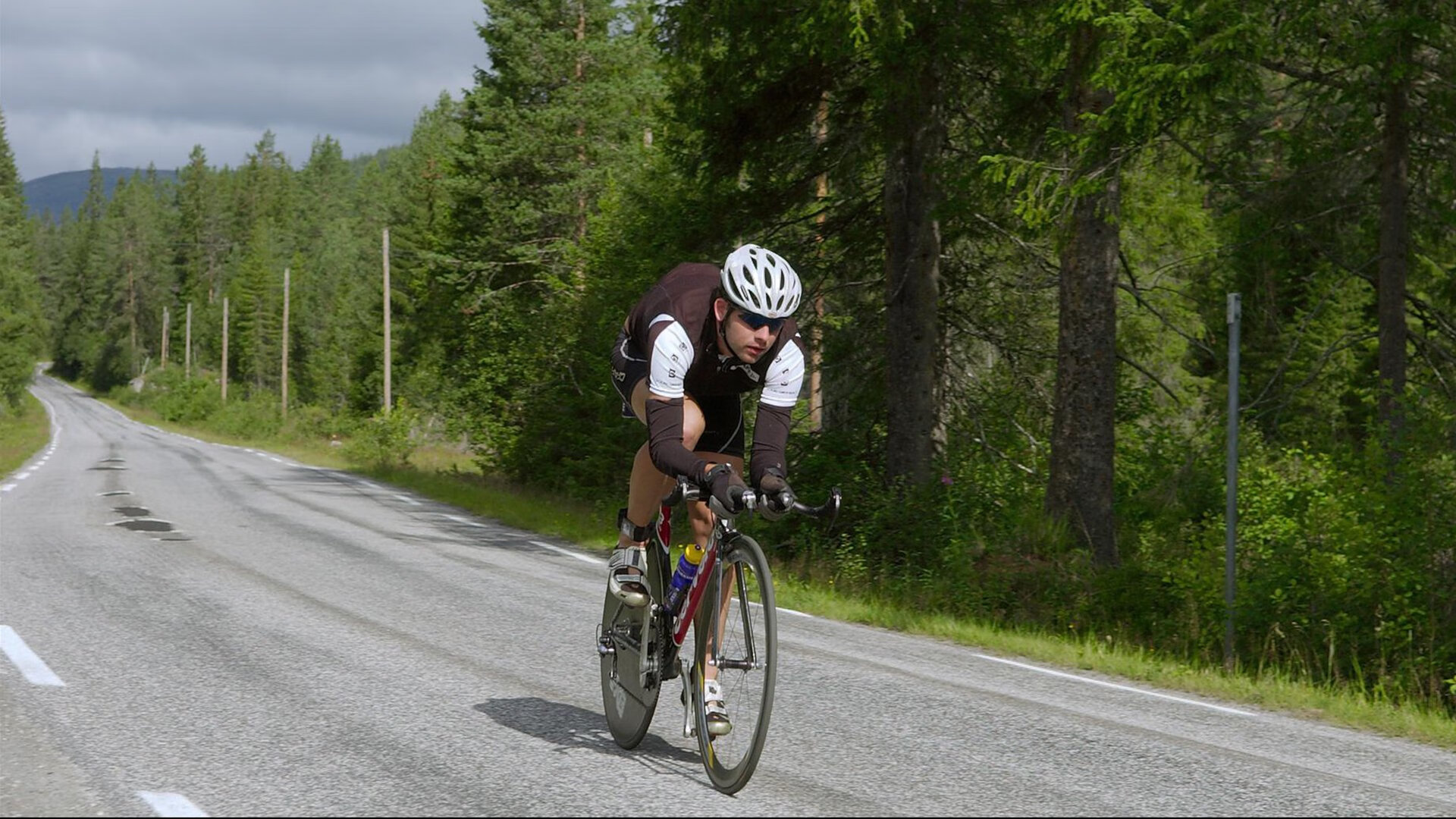 开云·体育官网APP下载-极限运动纪录片上线引发广泛关注，极限运动电视节目